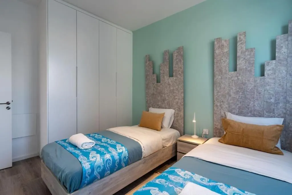 Beachcomber 2-Bedroom Apartment In Larnaca Cipro