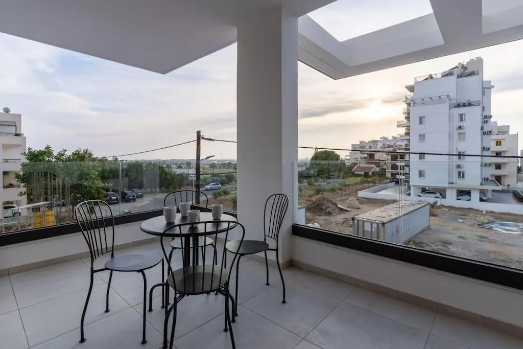 Beachcomber 2-Bedroom Apartment In Larnaca 0*,  Cyprus