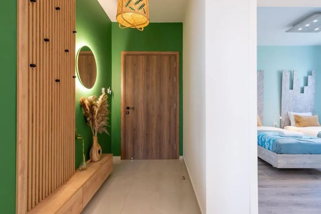 Beachcomber 2-Bedroom Apartment In Larnaca
